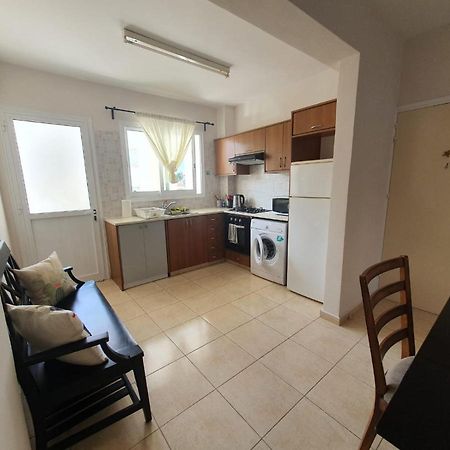 Ancient Paphos - Cozy Place Next To The Sea, Marina, Historical Sites, Buses, Mall, And Market Exteriör bild