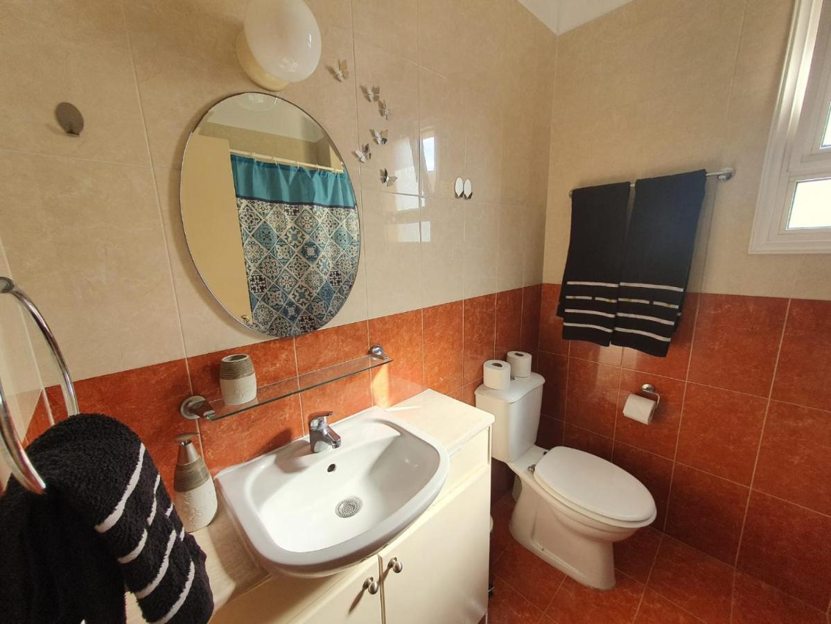 Ancient Paphos - Cozy Place Next To The Sea, Marina, Historical Sites, Buses, Mall, And Market Exteriör bild