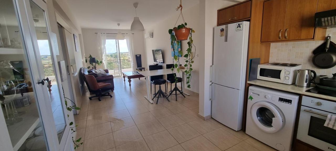 Ancient Paphos - Cozy Place Next To The Sea, Marina, Historical Sites, Buses, Mall, And Market Exteriör bild